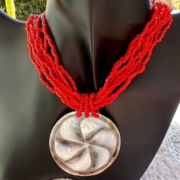 Vintage carved Mother of Pearl Shell & Red Seed Bead Button Necklace - Picture 1 of 8